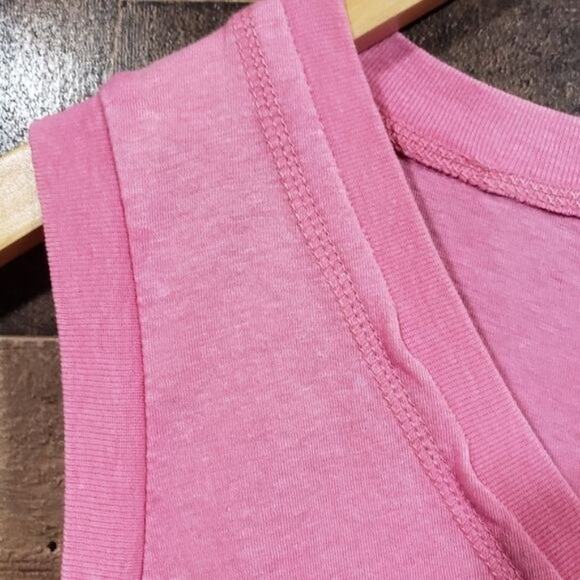 True craft NWT sleeveless "Hot Dang" graphic t-shirt junior's size large - Picture 7 of 9